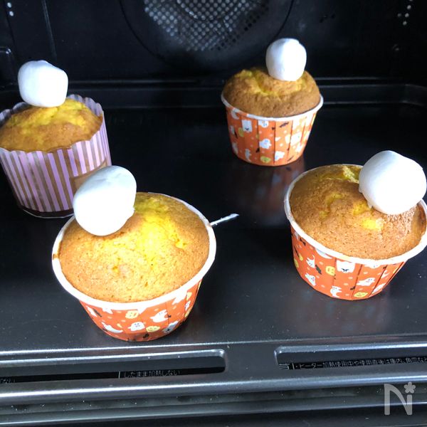 ハロウィンに♡カボチャのおばけカップケーキ | レシピサイトNadia