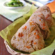 さつま揚げと人参の炊き込みご飯