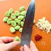 【そら豆のぺぺロン炒め】手が止まらないやみつきおつまみ！の工程1