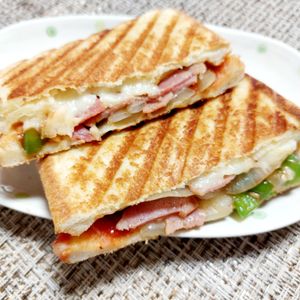 よっこの作ってみた!投稿(昭和のピザトースト風ホットサンド)