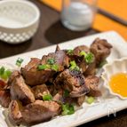絶品！塩とごま油で食べる『焼きレバー』