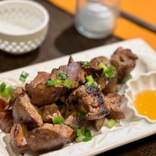 絶品！塩とごま油で食べる『焼きレバー』