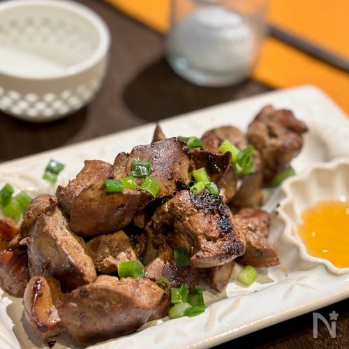 絶品!塩とごま油で食べる『焼きレバー』