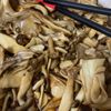 さめおかの作ってみた!投稿(にんにく香る やみつきペペロンきのこ)