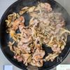 豚こまきのこのポン照り炒め│15分でご飯がすすむ茶色いおかずの工程4