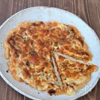 おつまみにもおすすめ！簡単ピザ風オートミールチーズ焼き