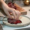 エスニック風味がたまらない‼︎『カツオのカルパッチョ』の工程1