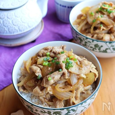 抱えて食べたい＊豚の生姜焼き丼