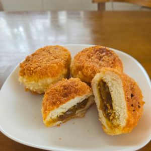 とよやんの作ってみた!投稿(余ったカレーで♪バターロールで作る！超簡単カレーパン)