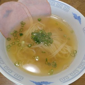 ももの作ってみた!投稿(【あの有名ドーナツ店の汁そば風】やさしすぎる中華そば)