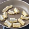 ご飯がすすむ!【豚こまととうもろこしのコクうま炒め】の工程2