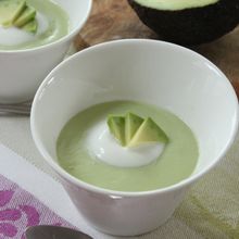 美肌効果＆疲労回復に！アボカドとリコッタのムース