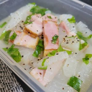 ヴェルの作ってみた!投稿(とろとろ大根のうま塩煮【#作り置き #煮るだけ #やみつき】)