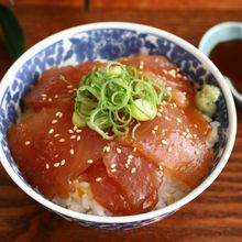 混ぜて漬けるだけ！「とろ旨漬けマグロ丼」お店の味を5分で♪