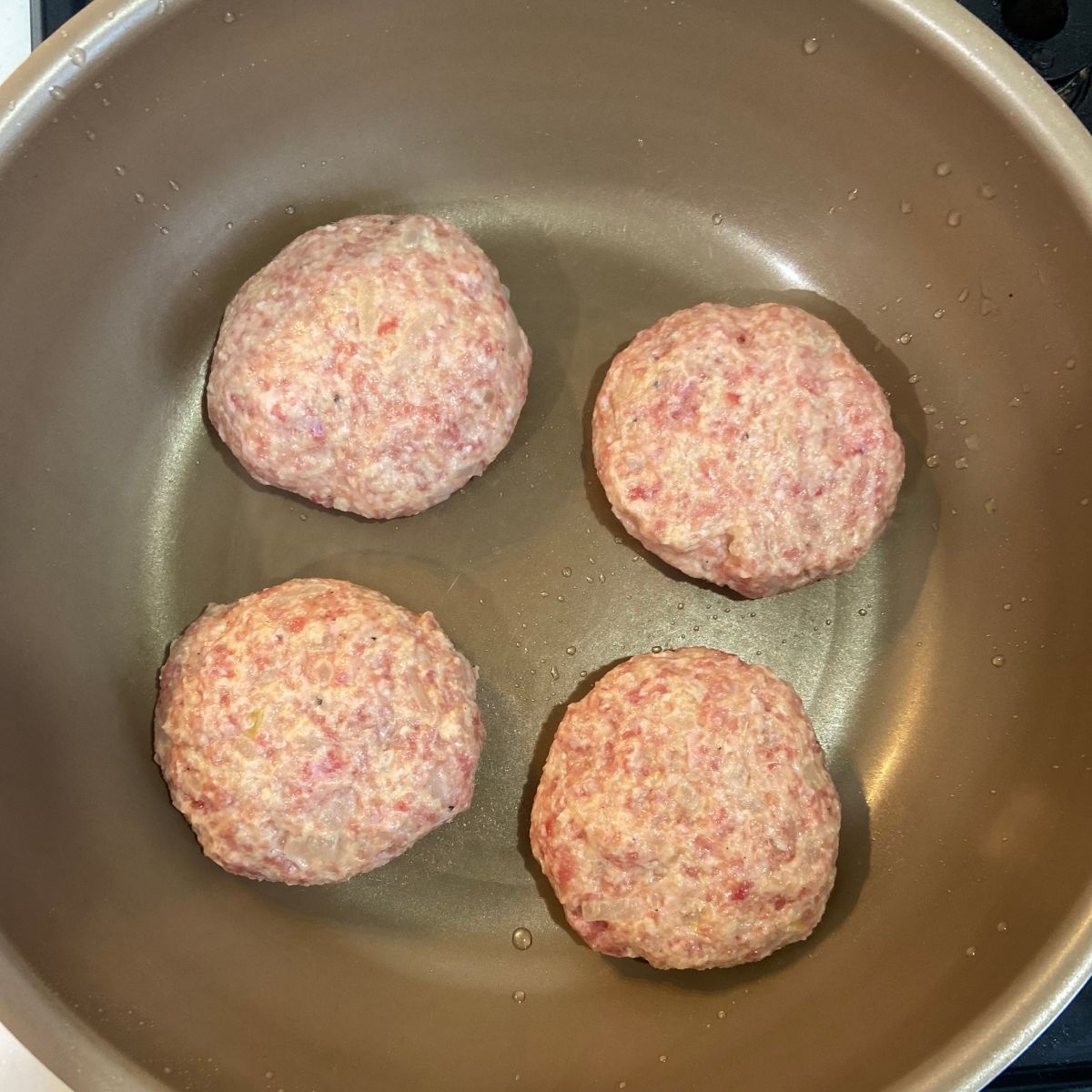 洋風煮込みハンバーグ 2と３種きのこの煮込みハンバーグ 2 内容量130g 固形量70g