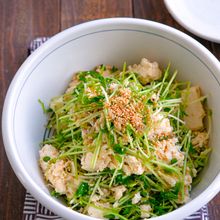 カリカリちりめんじゃこと豆腐と豆苗の和風サラダ【包丁不要】