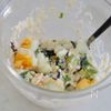 ヘルシーで新鮮な美味しさ！【アボたまわかめの和風サラダ】の工程3