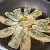 大葉香る♪【ハムチーズのアスパラ餃子】パタンとたたむだけ!の工程4