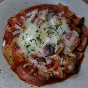 1285824の作ってみた!投稿(【鶏むね肉のトマト煮込み】濃厚トマトソースにチーズがとろり♡)
