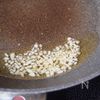 ワンパンで完成！エビとアボカドのペペロンチーノ風パスタの工程2