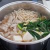 『豚バラもやしの具沢山ラー油鍋』うま辛‼︎節約食材で簡単☆の工程4
