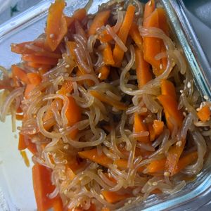 ®︎♡♡の作ってみた!投稿(食材2つで簡単！【にんじんと白滝の中華風ごま炒め】腸活にも◎)