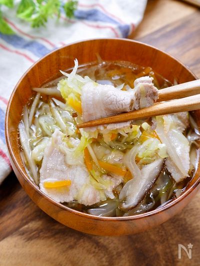 味付け1つ 巻いて食べる 豚バラと千切り野菜のだし汁 By Rinaty りなてぃ レシピサイト Nadia ナディア プロの料理家のおいしいレシピ