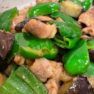 rieの作ってみた!投稿(【豚なすピーマンの味噌炒め】ご飯泥棒な簡単おかず!!)