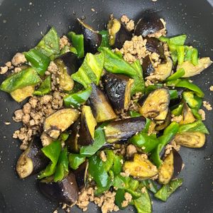 かなてぃの作ってみた!投稿(なすとピーマンの《塩こんぶ♡中華炒め》)